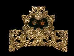 Große, vergoldete Schnitzsupraporte mit Wappen