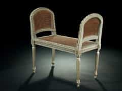 Kleine geschnitzte, gefasste und mit Korbgeflecht verarbeitete Sitzbank im Louis XVI-Stil