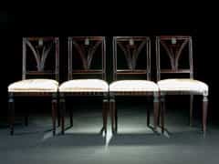 Satz von vier Louis XVI-Stühlen