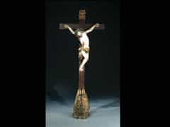 Holzkreuz mit Christus-Corpus