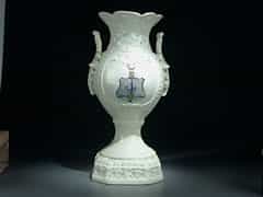 Böhmische Fayence-Vase