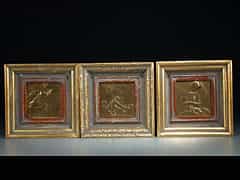 Drei Reliefplatten