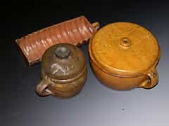 Drei bäuerliche Keramikgefäße