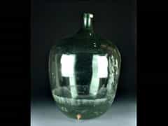 Grosser Glasbalon in Grünglas miteingearbeitem Ausfüllstutzen