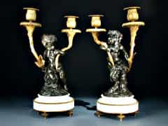 Paar französische skulptural gestaltete Kerzenleuchter