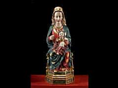  Schnitzfigur einer thronenden Madonna mit Kind im Stil der Frühgotik