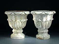  Paar Vasen in Carrara-Marmor