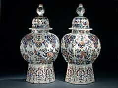 Paar Delfter Fayence-Vasen