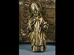 Kleines, vergoldetes Bronzefigürchen eines Hl. Bischofs
