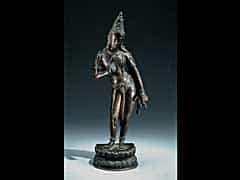 Bronzefigur eines stehenden Shiva auf Lotusblüten-Sockel