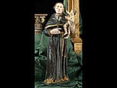 Schnitzfigur des Hl. Antonius von Padua Hl. Antonius mit dem Christuskind auf dem Arm, in der rechten