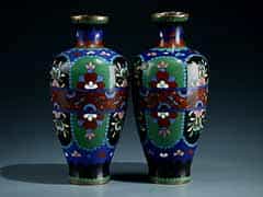 Paar kleine Cloisonné-Vasen