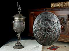 Historistischer Deckelpokal in Silber und Kupfer