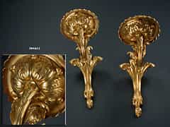 Paar feuervergoldete Bronze-Wandarme für Vasenaufstellung