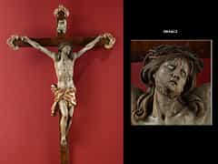 Italienisches Holzkreuz mit Corpus Christi