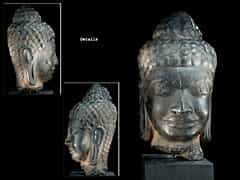 Buddha-Kopf in schwarzem Kalkstein