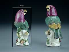Meissener Porzellan-Figur eines kleinen Amazonen-Papageis