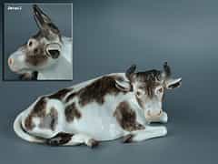 Meissener Porzellan-Figur einer liegenden Kuh
