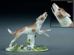 Meissener Porzellanfigur eines springenden Jagdhundes (Windspiel)