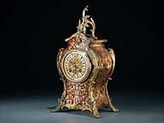 Uhr im Louis XV-Stil