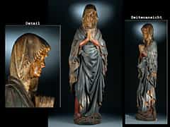 Skulptur der Maria