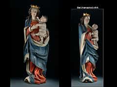 Holzgeschnitzte und gefasste Madonna mit dem Kind
