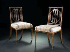  Zwei Stühle