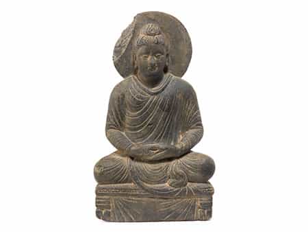  Gandharaskulptur eines sitzenden Buddhas