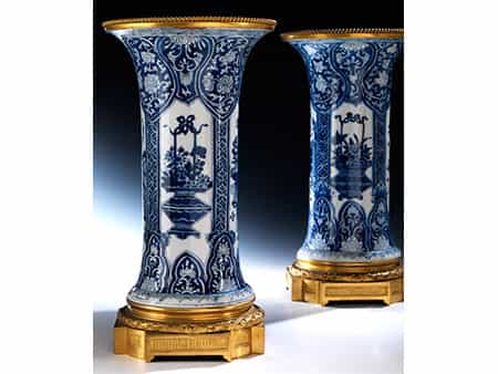 Paar große Ormolu montierte Kangxi-Vasen