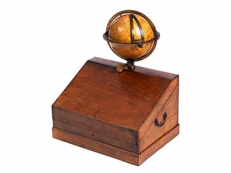  Seltener Himmelsglobus im originalen Holzkasten