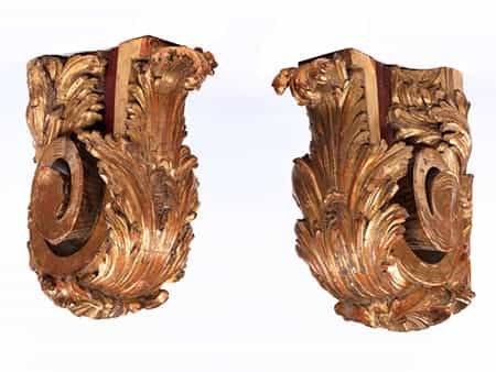  Paar imposante Akanthusblatt-Konsolen