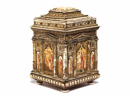  Museales Elfenbein-Kästchen in Form eines antiken, kleinen Tempels mit polychromer Malerei und Vergoldung 