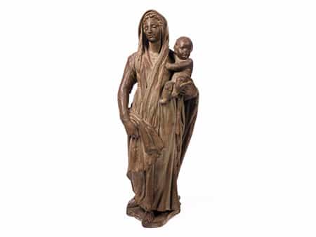  Steinfigur einer Madonna mit Kind