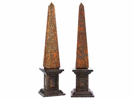 Paar dekorative Obelisken
