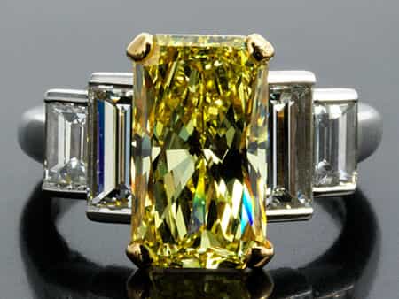Natural Fancy Yellow Diamantring von Cartier
