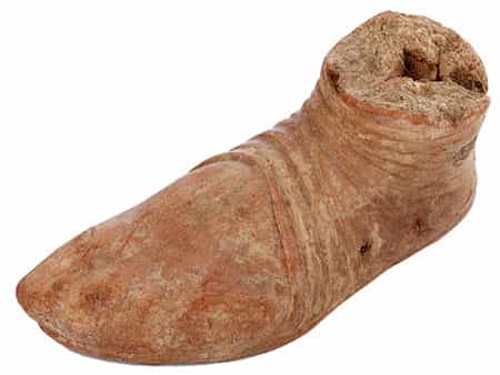 Antiker Fuß einer Frauenfigur