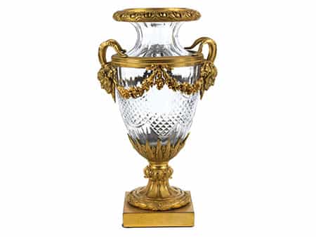 Elegante Kristallglasvase mit reichem vergoldetem Bronzebesatz