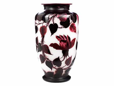 Loetz-Vase mit Rosen