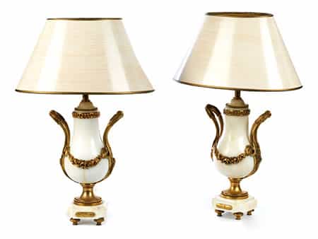 Paar Tischlampen mit Kaminvasenfuß