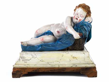  Skulptur eines schlafenden Jesuskindes