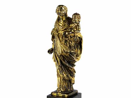 Vergoldete Bronzestatuette einer Madonna mit Kind