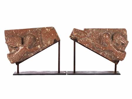 Paar bedeutende romanische Hochrelieffiguren
