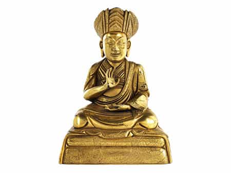 † Tibetanische Bronzefigur eines sitzenden Lama