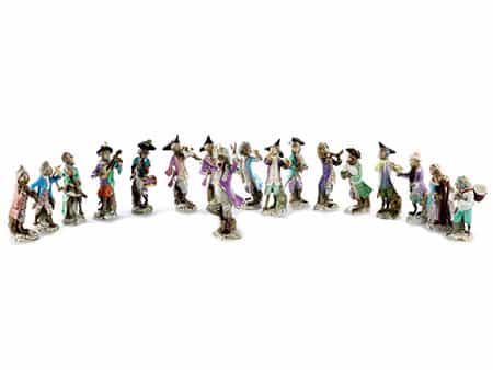 17 Figuren der Meissener „Affenkapelle“