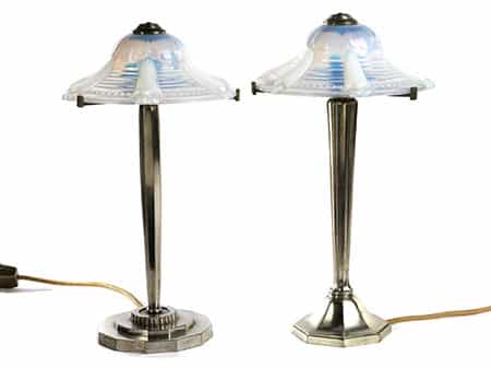 Zwei Lampen mit Opalglas
