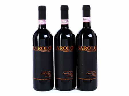 Drei Rotweinflaschen von Casa Molisso Barolo Fossati, 2001