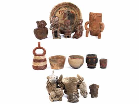 Konvolut von 17 prä- und postkolumbianischen Objekten unterschiedlicher Formen und Epochen
