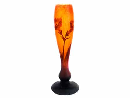 Vase mit Blütendekor, signiert „Daum“