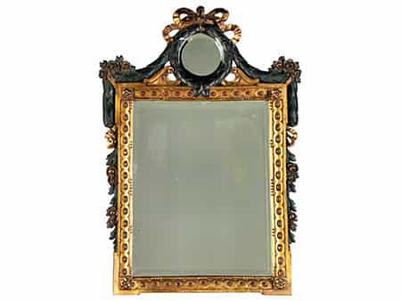 Spiegel mit klassizistischem Schnitzdekor