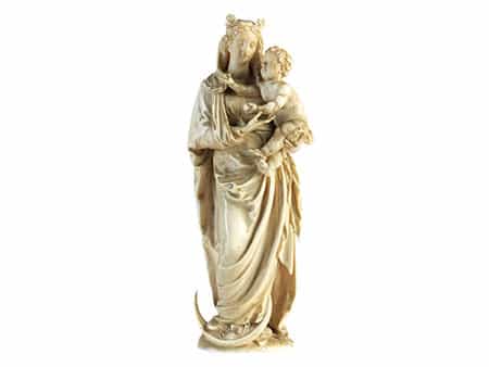 Elfenbeinstatuette einer Maria mit Kind
